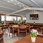 Mays Hotel