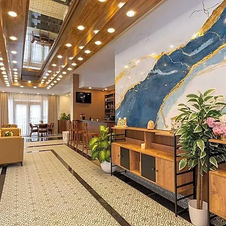 Mays Hotel 4*